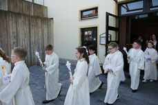 Feier der 1. Heiligen Kommunion in Sankt Crescentius (Foto: Karl-Franz Thiede)